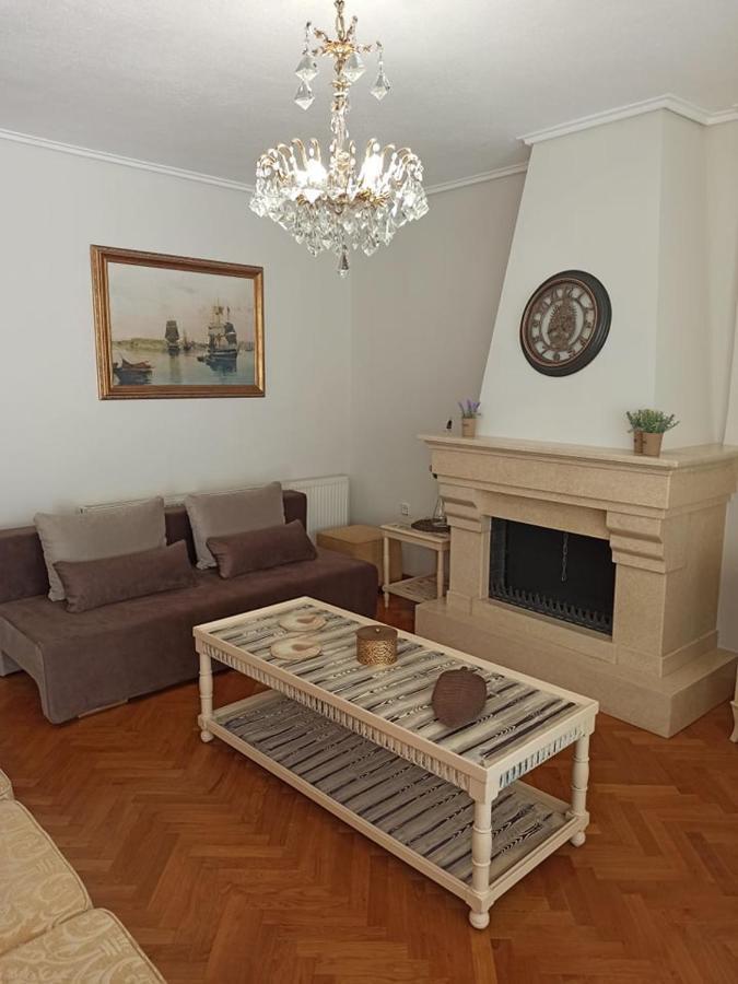 Golden Mirror In Kavala Apartment ภายนอก รูปภาพ