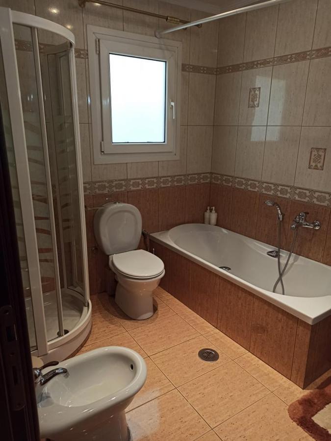 Golden Mirror In Kavala Apartment ภายนอก รูปภาพ