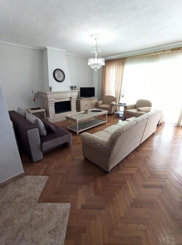 Golden Mirror In Kavala Apartment ภายนอก รูปภาพ