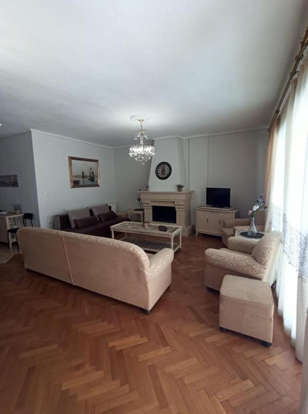 Golden Mirror In Kavala Apartment ภายนอก รูปภาพ