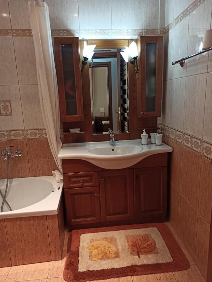Golden Mirror In Kavala Apartment ภายนอก รูปภาพ